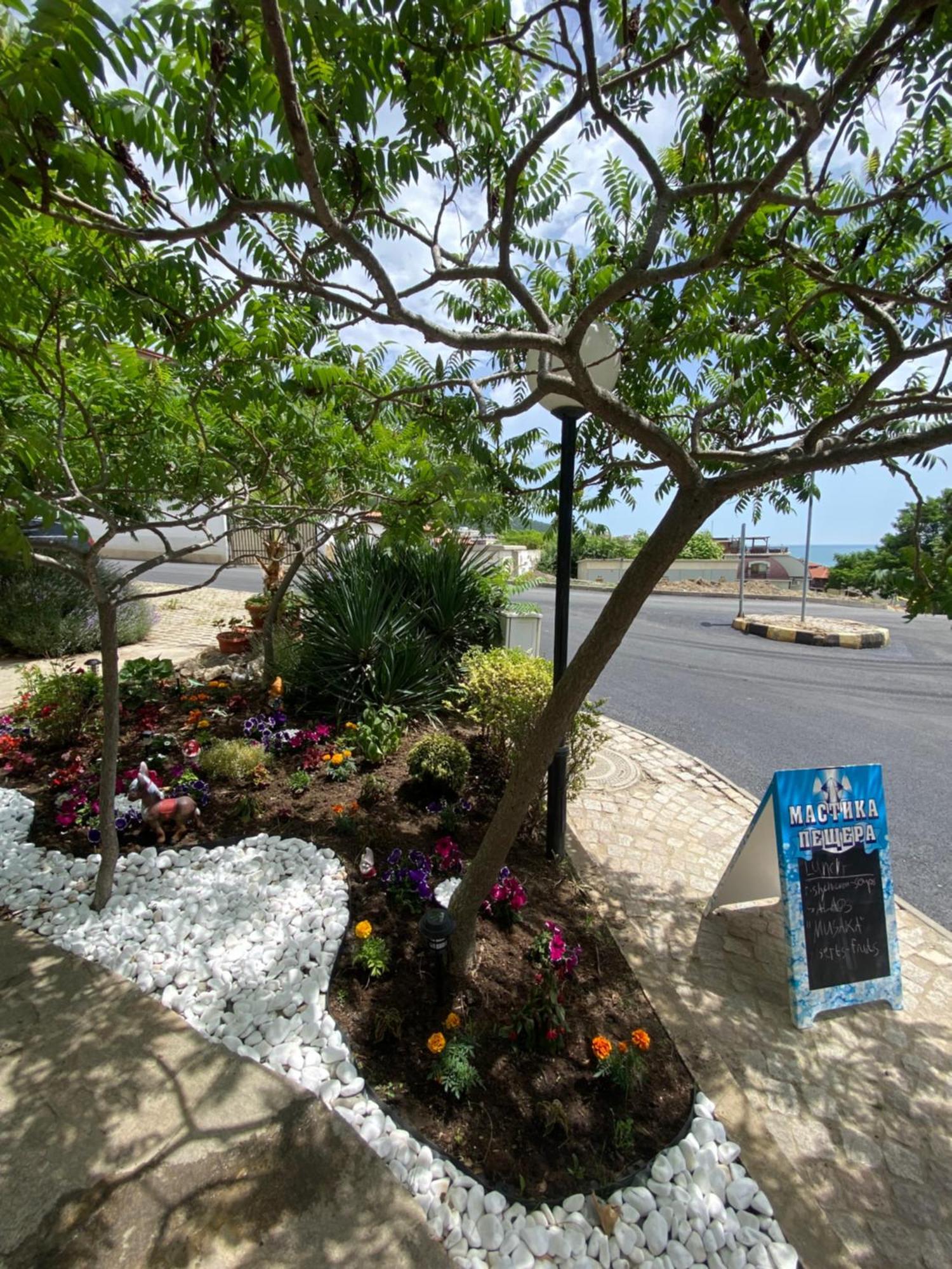 Hotel Sea Vista Sveti Vlas Exterior photo