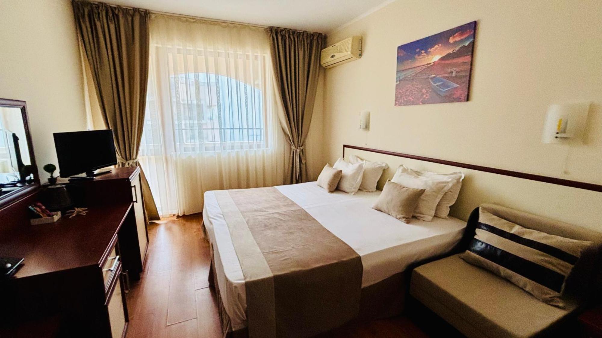 Hotel Sea Vista Sveti Vlas Exterior photo
