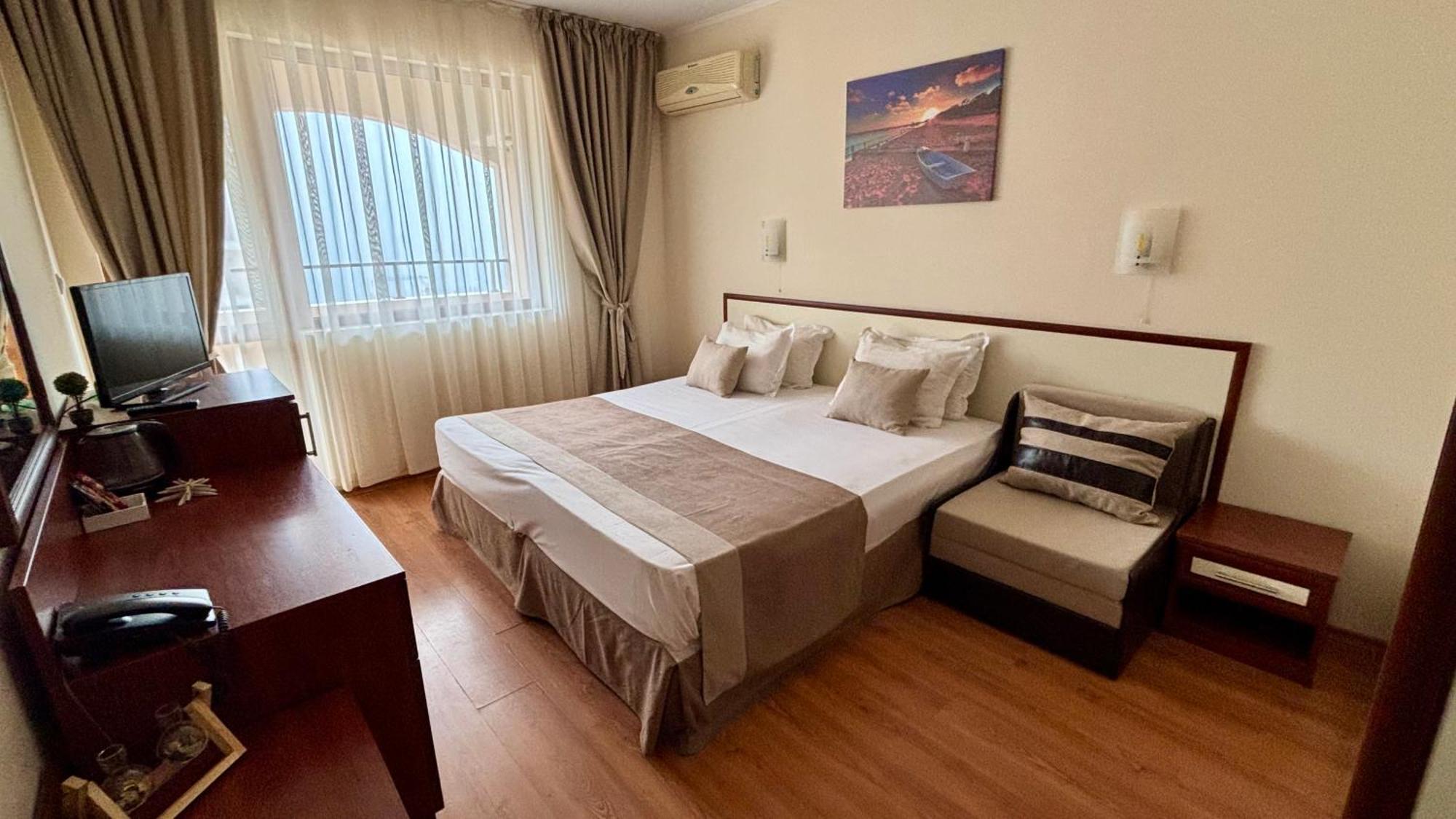 Hotel Sea Vista Sveti Vlas Exterior photo