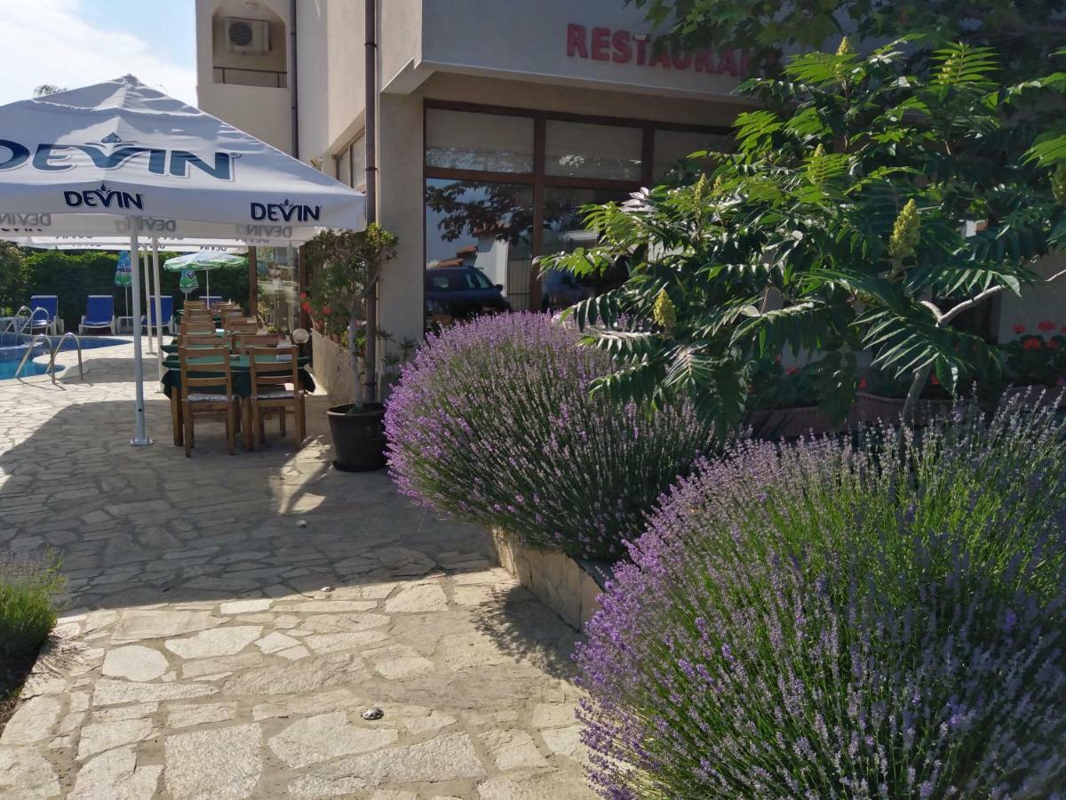 Hotel Sea Vista Sveti Vlas Exterior photo