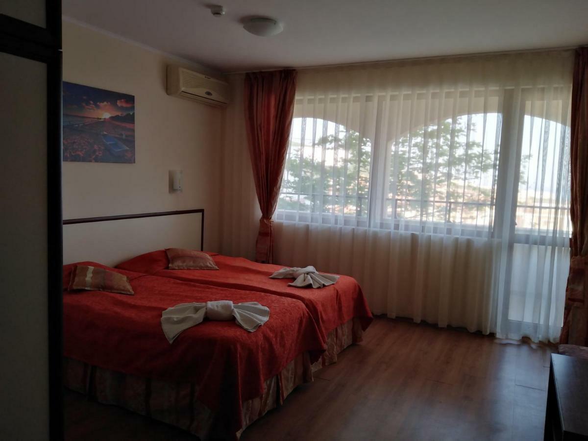 Hotel Sea Vista Sveti Vlas Exterior photo